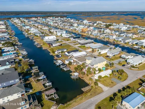 6015 6th Street Surf City NC 28445