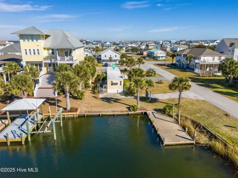 6015 6th Street Surf City NC 28445