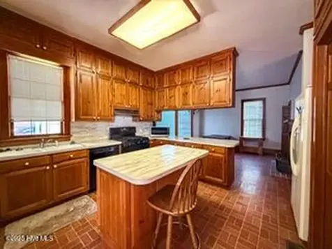 407 S King Street Windsor NC 27983