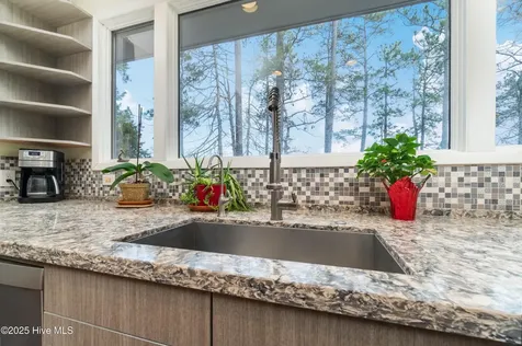 138 Shoreline Court Oriental NC 28571