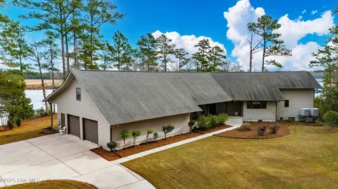 138 Shoreline Court Oriental NC 28571