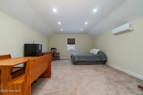 138 Shoreline Court Oriental NC 28571