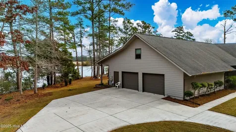 138 Shoreline Court Oriental NC 28571