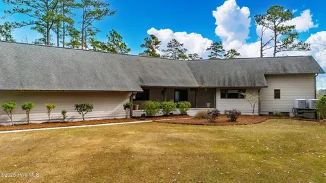 138 Shoreline Court Oriental NC 28571