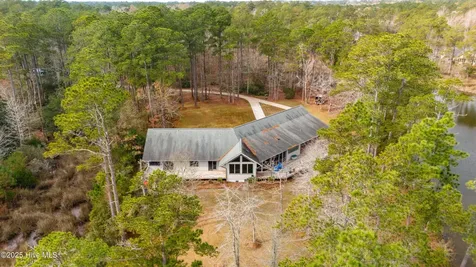 138 Shoreline Court Oriental NC 28571
