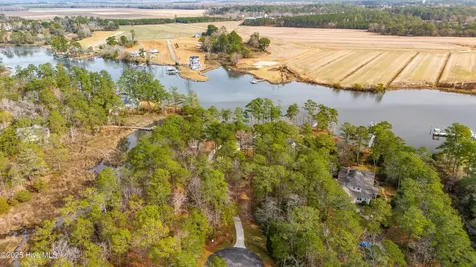 138 Shoreline Court Oriental NC 28571