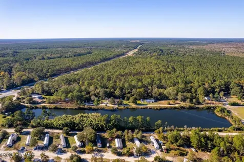 33 Pender Lake Road Currie NC 28435