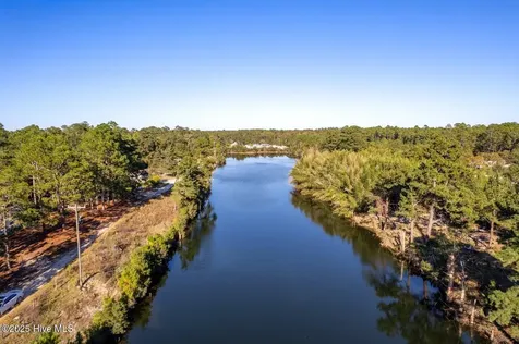 33 Pender Lake Road Currie NC 28435