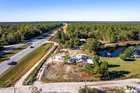 33 Pender Lake Road Currie NC 28435