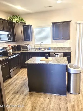 521 Flip Flop Lane Grimesland NC 27837