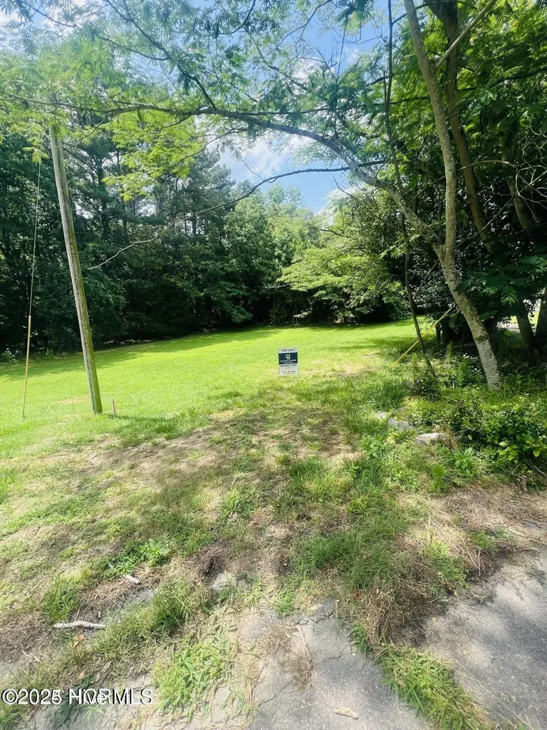 202 Millstone Court West End NC 27376