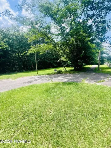 202 Millstone Court West End NC 27376