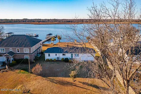 304 Madam Moores Lane New Bern NC 28562