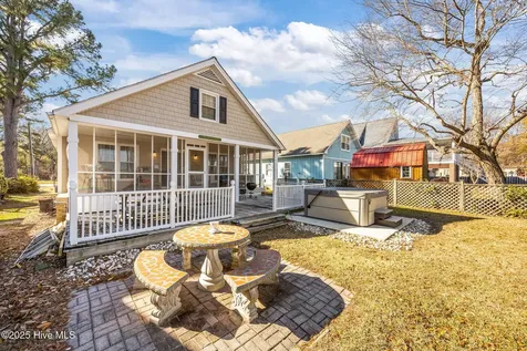 2517 Waccamaw Shores Road Lake Waccamaw NC 28450