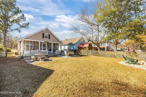 2517 Waccamaw Shores Road Lake Waccamaw NC 28450