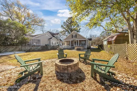 2517 Waccamaw Shores Road Lake Waccamaw NC 28450