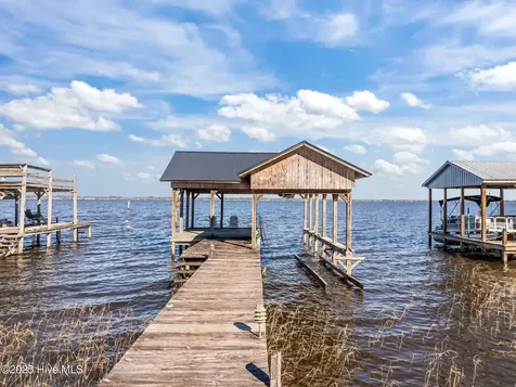 2517 Waccamaw Shores Road Lake Waccamaw NC 28450