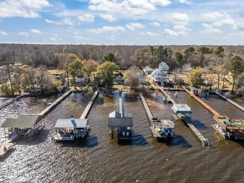 2517 Waccamaw Shores Road Lake Waccamaw NC 28450