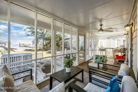 2517 Waccamaw Shores Road Lake Waccamaw NC 28450