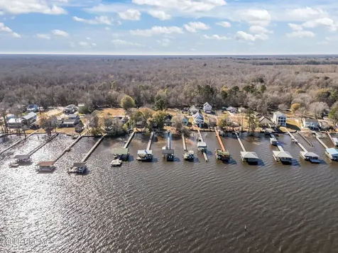 2517 Waccamaw Shores Road Lake Waccamaw NC 28450