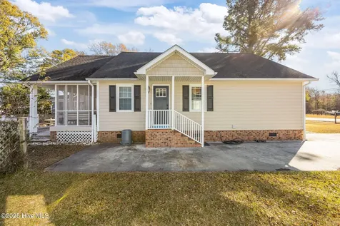 2517 Waccamaw Shores Road Lake Waccamaw NC 28450
