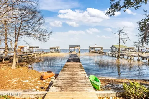 2517 Waccamaw Shores Road Lake Waccamaw NC 28450