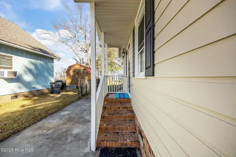 2517 Waccamaw Shores Road Lake Waccamaw NC 28450