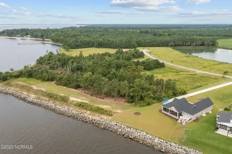 243 Wind Lake Road S Oriental NC 28571