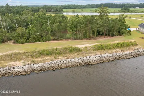 243 Wind Lake Road S Oriental NC 28571