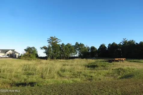 243 Wind Lake Road S Oriental NC 28571