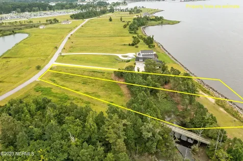 243 Wind Lake Road S Oriental NC 28571
