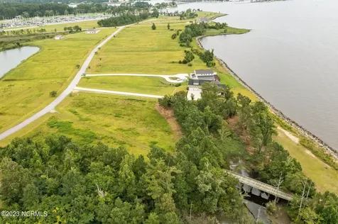 243 Wind Lake Road S Oriental NC 28571