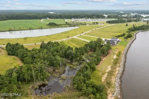 243 Wind Lake Road S Oriental NC 28571