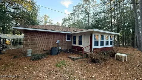 160 Pinewood Drive Arapahoe NC 28510
