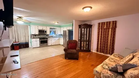 160 Pinewood Drive Arapahoe NC 28510