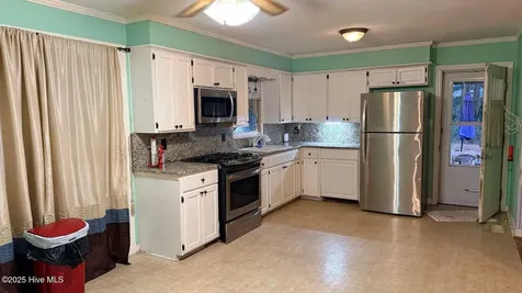160 Pinewood Drive Arapahoe NC 28510