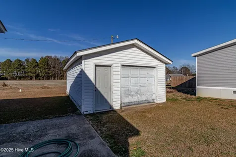 157 Watery Branch Church Road Stantonsburg NC 27883