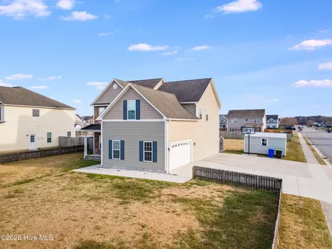 302 Esquire Drive Richlands NC 28574