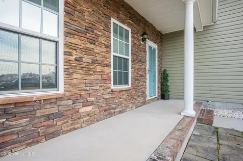 302 Esquire Drive Richlands NC 28574