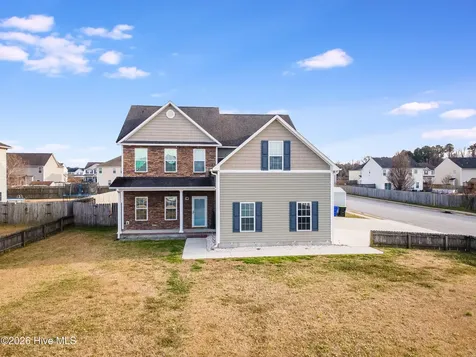 302 Esquire Drive Richlands NC 28574