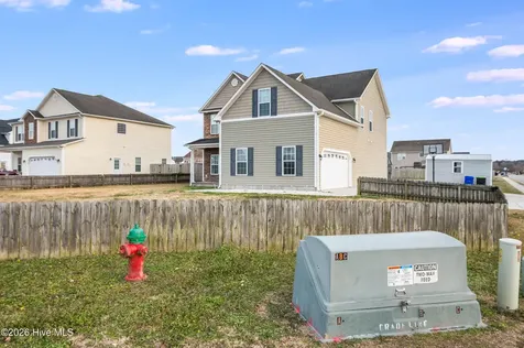 302 Esquire Drive Richlands NC 28574