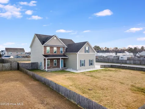302 Esquire Drive Richlands NC 28574