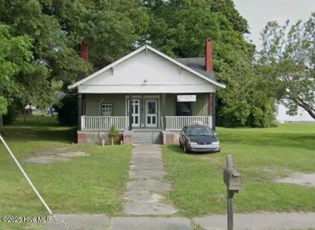 1102 Dickinson Avenue Greenville NC 27834