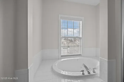 1930 Tara Court Greenville NC 27858