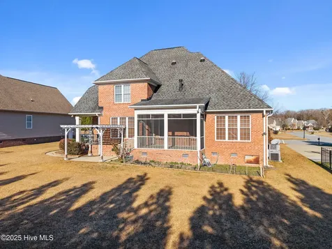 4501 Lagan Circle Winterville NC 28590