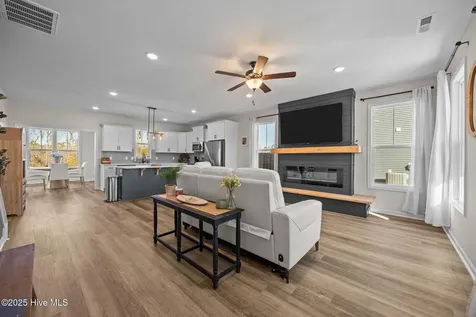1029 Setting Sun Boulevard NE Winnabow NC 28479