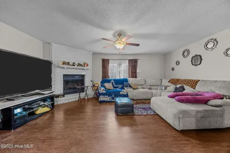 1004 Springdale Drive Jacksonville NC 28540