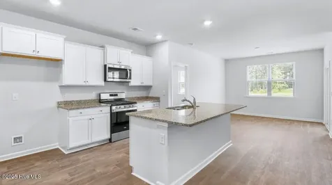 2031 Cypress Hill Drive SE Bolivia NC 28422