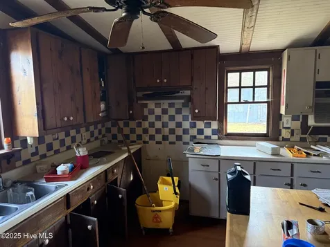 120 Burkett Road Dover NC 28526