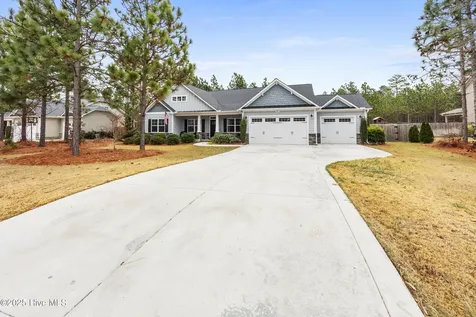 822 Winston Pines Drive Aberdeen NC 28315